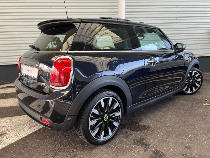 Occasion MINI Mini Cooper SE 184ch Yours BVA 2020 Enigmatic Black 16490 € à Forbach