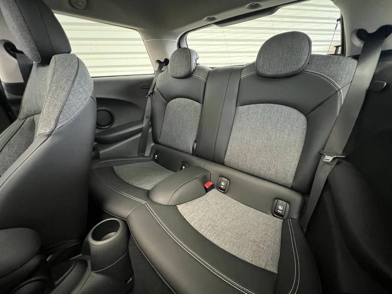 Occasion MINI Mini One 102ch  Edition Greenwich BVA7 2021 Chili Red 21990 € à Forbach