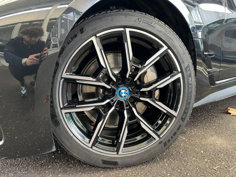 Occasion BMW i4 eDrive40 340ch M Sport 2023 Saphirschwarz métallisé 41490 € à Forbach