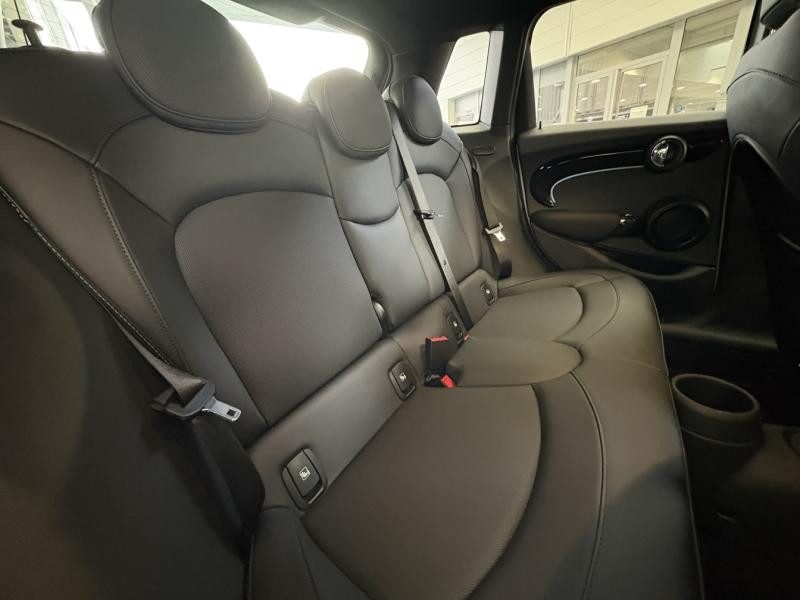 Used MINI Mini 5 Portes Cooper 136ch Edition Premium BVA7 2022 Argenté € 25990 in Forbach