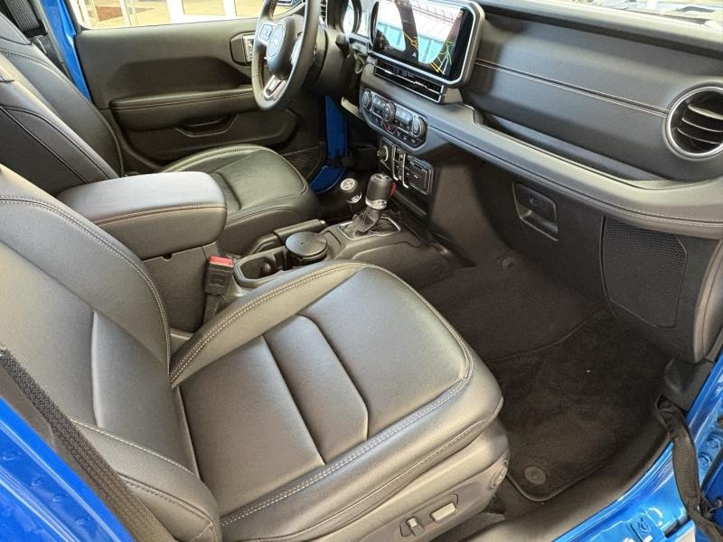 Occasion JEEP Wrangler 2.0 T 380ch 4xe Sahara Command-Trac MY23 2024 Hydro Blue 59990 € à Forbach