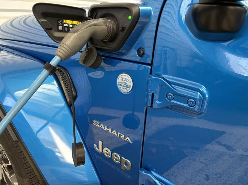 Occasion JEEP Wrangler 2.0 T 380ch 4xe Sahara Command-Trac MY23 2024 Hydro Blue 59990 € à Forbach