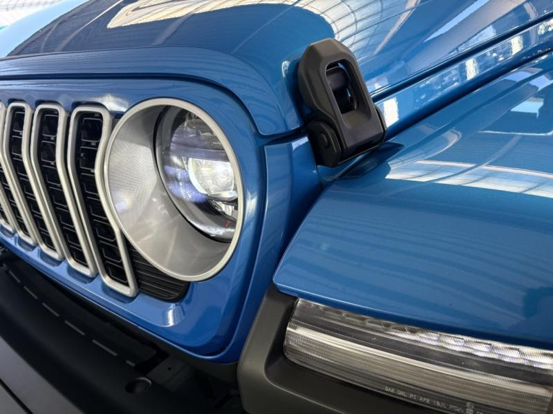 Occasion JEEP Wrangler 2.0 T 380ch 4xe Sahara Command-Trac MY23 2024 Hydro Blue 59990 € à Forbach