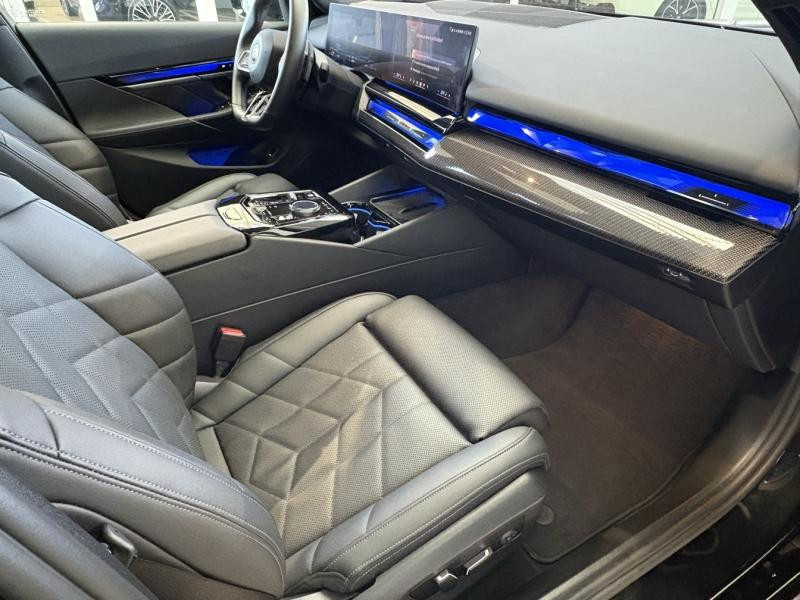 Occasion BMW Série 5 550e 489ch M Sport xDrive 2024 Saphirschwarz métallisé 77990 € à Forbach