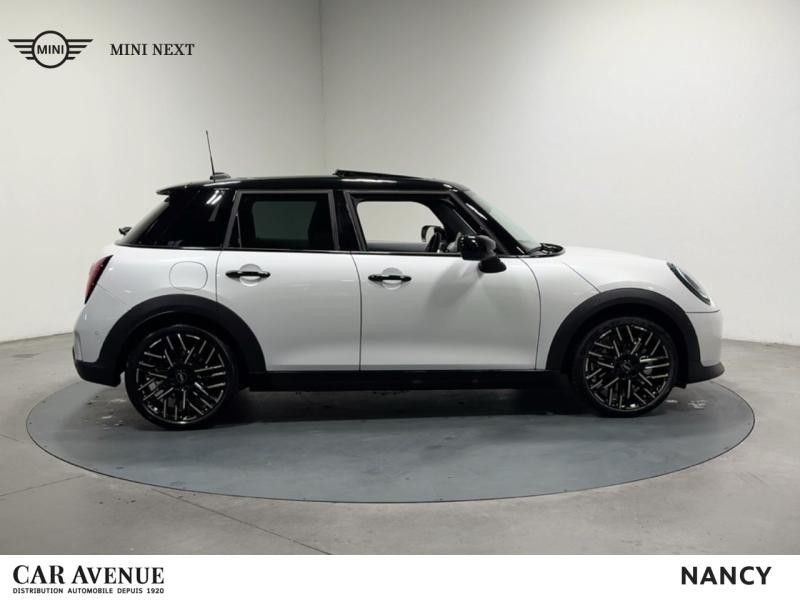 Used MINI Cooper 5 Portes C 156ch Favoured DKG7 2025 Nanuq White € 33999 in Nancy