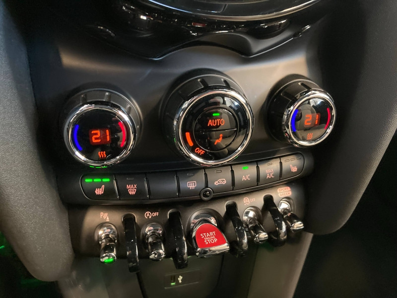 Occasion MINI Cabrio Cooper 136ch Exquisite 2018 British Racing Green 21900 € à Épinal