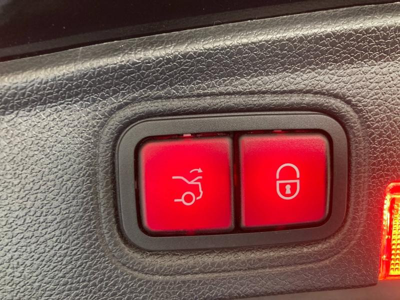 Occasion MERCEDES-BENZ Classe C Coupé 200 184ch AMG Line 9G Tronic 2019 Noir obsidienne métallisée 35900 € à Épinal