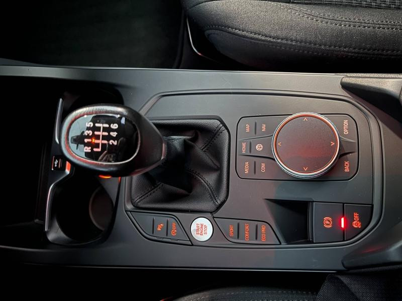 Used BMW Série 1 118d 150ch Business Design 8cv 2021 Saphirschwarz métallisé € 24990 in Épinal