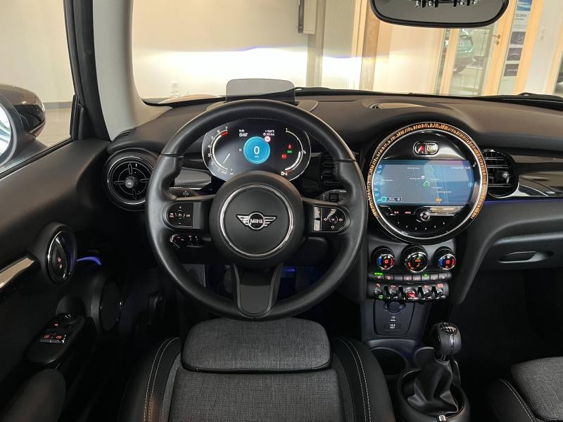 Used MINI Mini Cooper 136ch Classic 2022 Chili Red € 22990 in Épinal