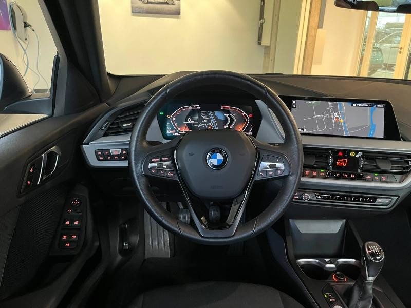 Used BMW Série 1 118d 150ch Business Design 8cv 2021 Saphirschwarz métallisé € 24990 in Épinal