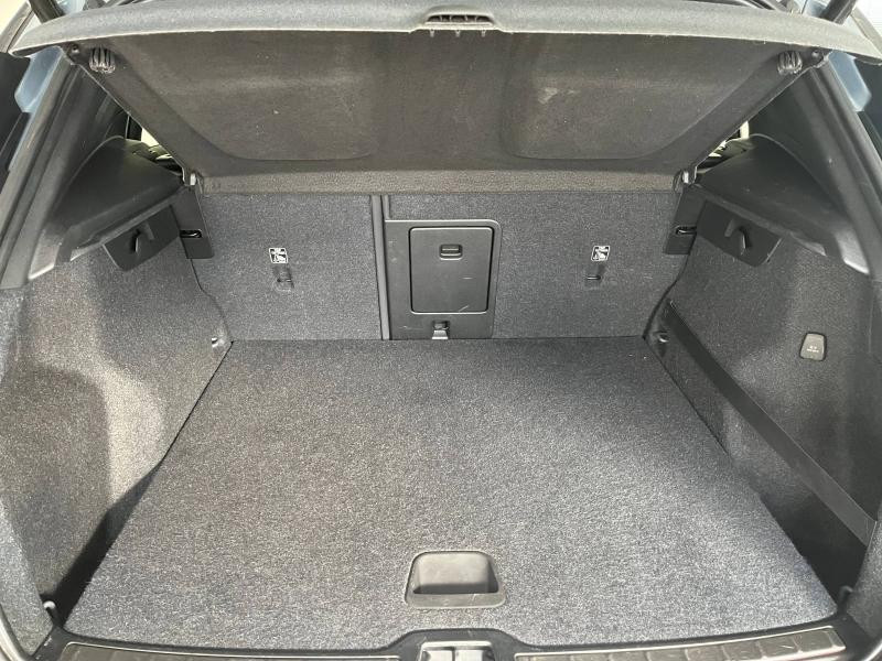 Occasion VOLVO XC40 T3 163ch R-Design Geartronic 8 2020 Gris 24990 € à Épinal