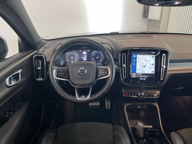 Occasion VOLVO XC40 T3 163ch R-Design Geartronic 8 2020 Gris 24990 € à Épinal