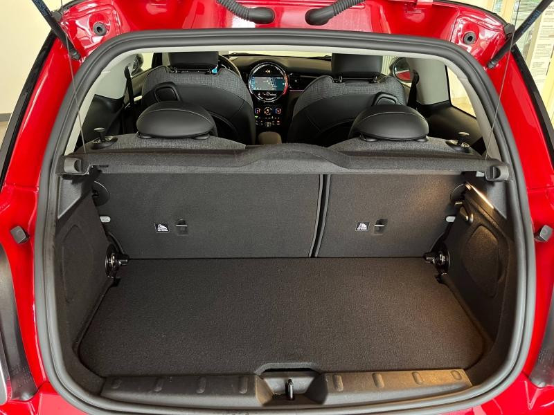 Used MINI Mini Cooper 136ch Classic 2022 Chili Red € 22890 in Épinal