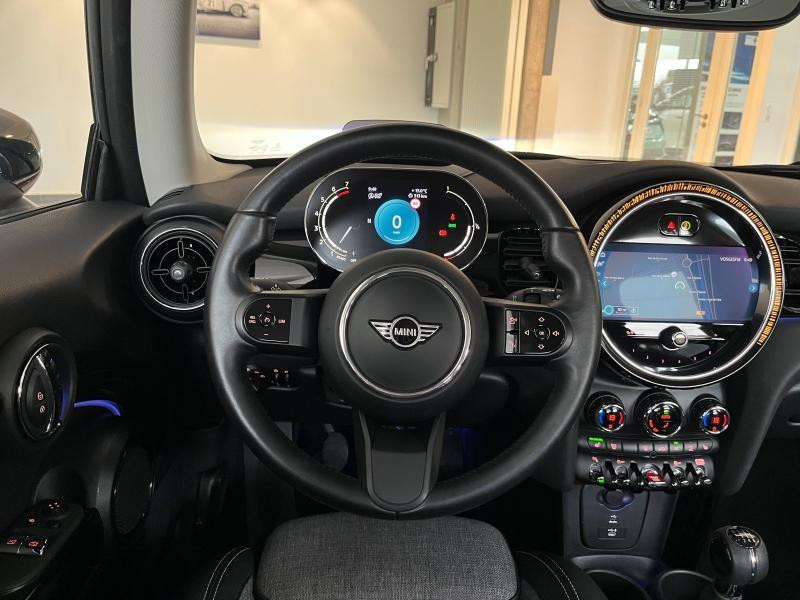Used MINI Mini Cooper 136ch Classic 2022 Chili Red € 22890 in Épinal