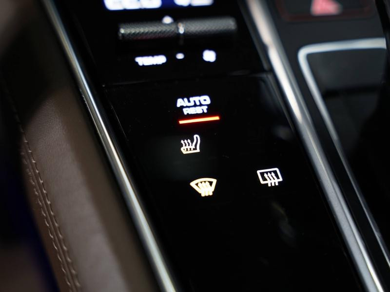 Occasion PORSCHE Panamera 3.0 V6 462ch 4 E-Hybrid Euro6d-T 19cv 2021 Bleu Nuit 89900 € à Lesménils