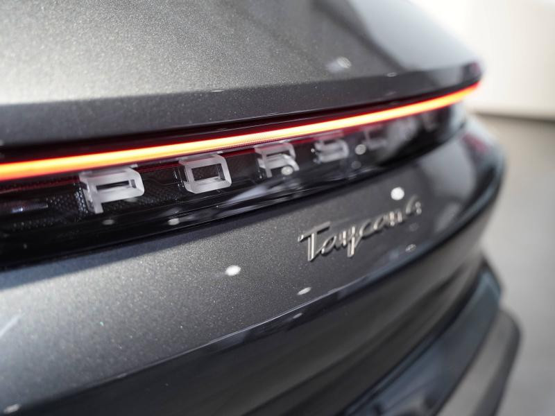 Occasion PORSCHE Taycan Cross Turismo 476ch 4 2023 Gris Volcano métallisé 89900 € à Lesménils