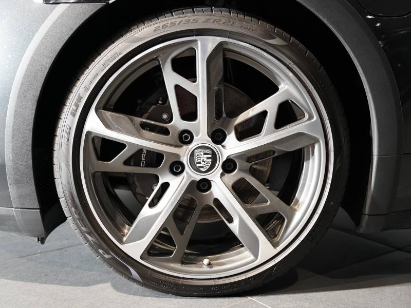 Occasion PORSCHE Taycan Cross Turismo 476ch 4 2023 Gris Volcano métallisé 89900 € à Lesménils