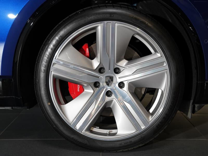 Used PORSCHE Macan 639ch Turbo 2024  € 121900 in Lesménils