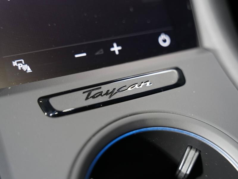 Occasion PORSCHE Taycan 476ch avec batterie performance plus MY24 2023 Bleu Gentiane métallisé 89900 € à Lesménils