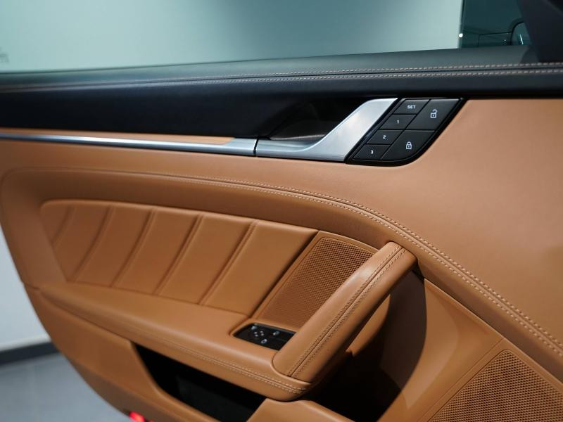 Used PORSCHE 911 Coupe 3.0 480ch 4 GTS PDK 2023 Gris Arctique € 198900 in Lesménils