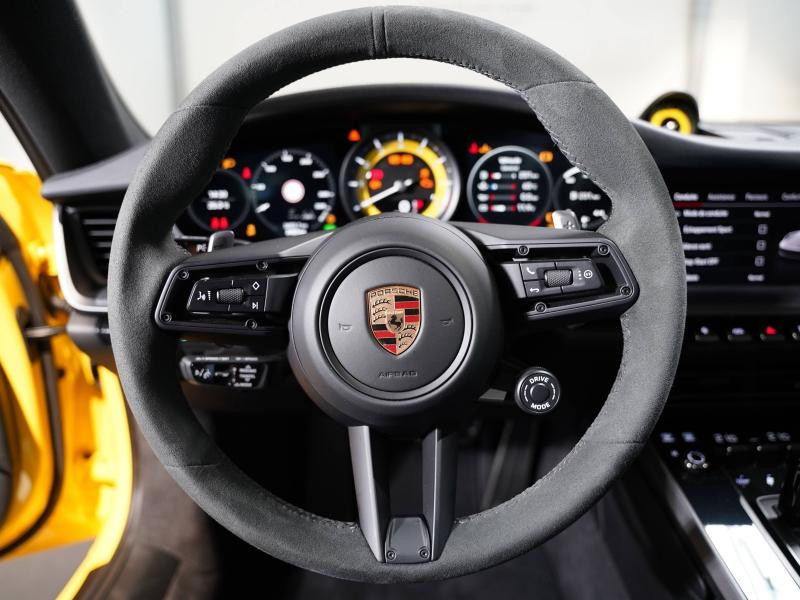 Occasion PORSCHE 911 Coupe 3.0 450ch S PDK 2025 Jaune Racing 184900 € à Lesménils