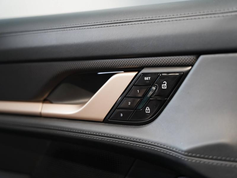 Used PORSCHE Taycan 761ch Turbo S MY21 2021 Bleu Gentiane métallisé € 96900 in Lesménils