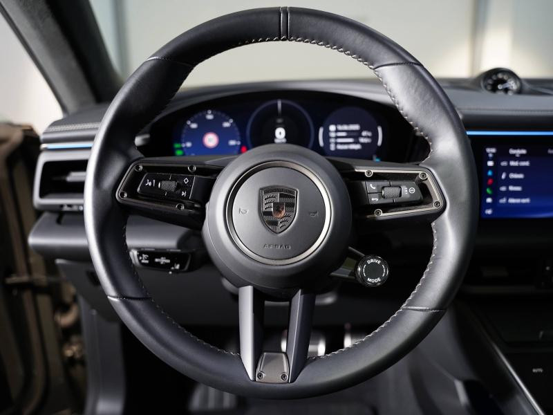 Used PORSCHE Macan 639ch Turbo 2024 Vert Aventurine métallisé € 116900 in Lesménils