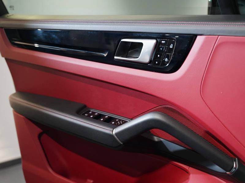 Occasion PORSCHE Cayenne Coupé 3.0 V6 462ch E-Hybrid 2019 Noir Intense 74900 € à Lesménils