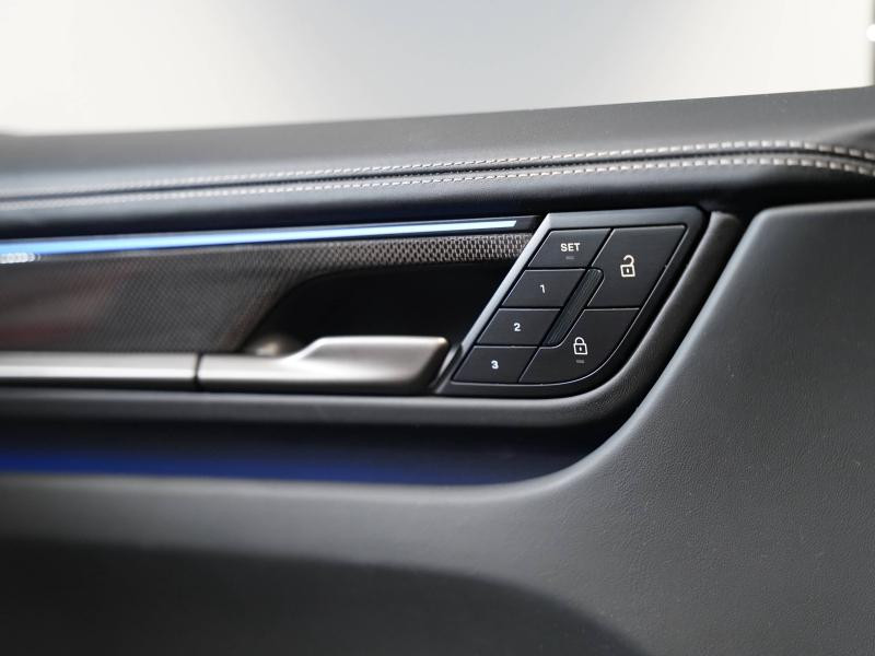 Used PORSCHE Macan 639ch Turbo 2024 Vert Aventurine métallisé € 116900 in Lesménils