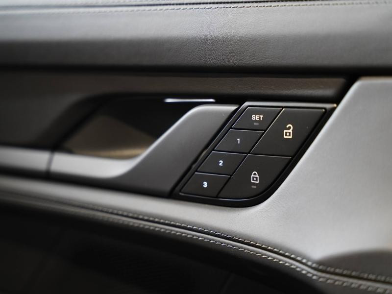 Used PORSCHE Taycan 476ch avec batterie performance plus MY24 2023 Bleu Gentiane métallisé € 87900 in Lesménils