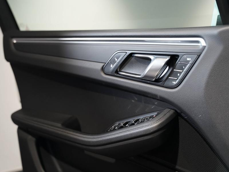 Used PORSCHE Macan 2.0 245ch PDK 2018 Blanc € 65900 in Lesménils