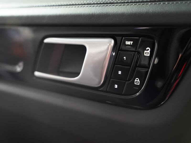 Occasion PORSCHE Cayenne 3.0 462ch E-Hybrid 2019 Noir Intense 69900 € à Lesménils