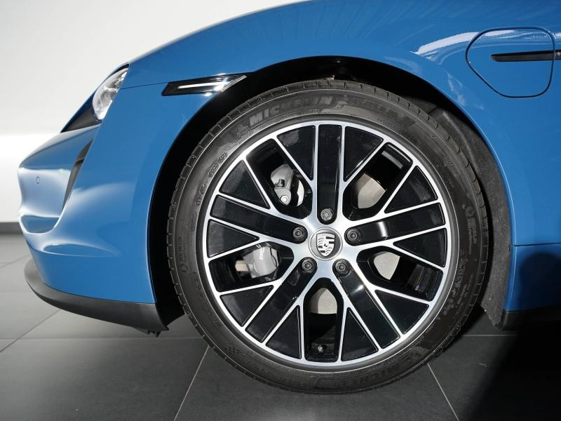 Occasion PORSCHE Taycan 476ch avec batterie performance plus MY23 2024 Bleu Neptune métallisé 86900 € à Lesménils