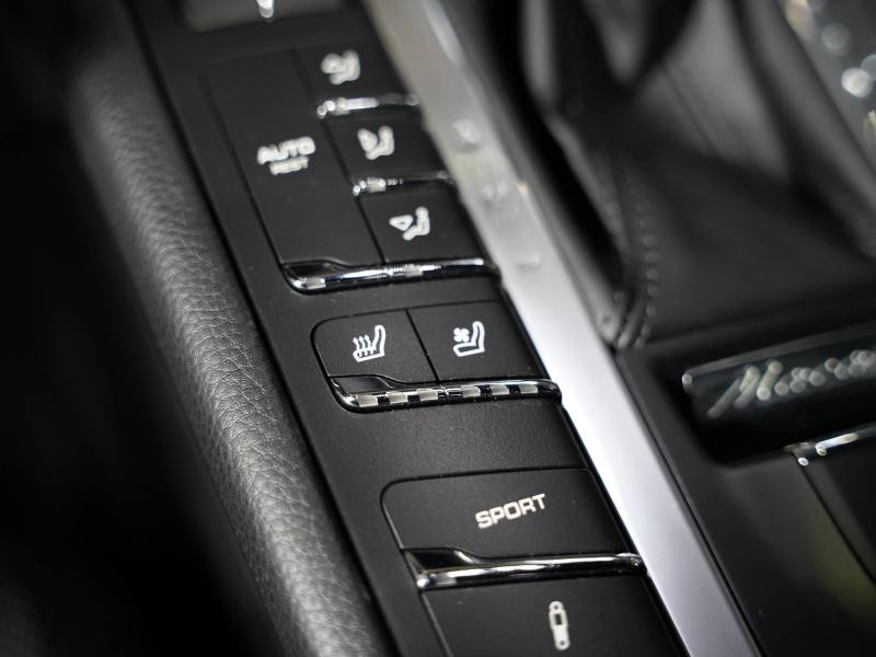 Used PORSCHE Macan 2.0 245ch PDK 2018 Blanc € 65900 in Lesménils