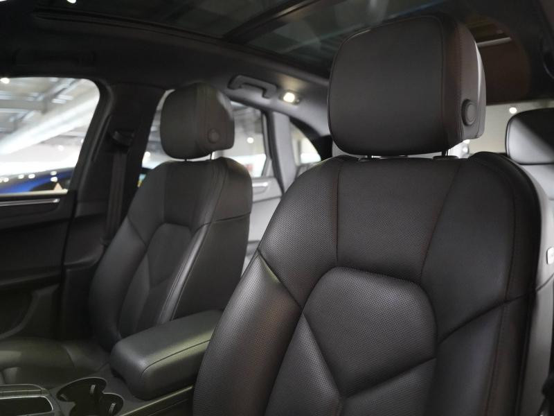 Used PORSCHE Macan 2.0 245ch PDK 2018 Blanc € 65900 in Lesménils