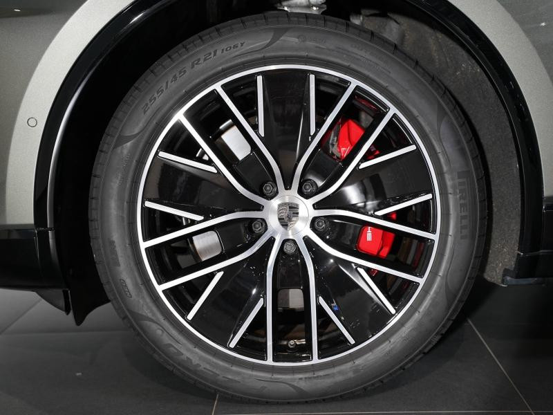 Occasion PORSCHE Macan 639ch Turbo 2024 Vert Aventurine métallisé 116900 € à Lesménils