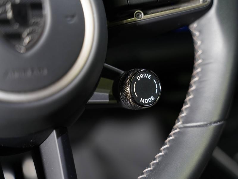 Occasion PORSCHE Macan 639ch Turbo 2024 Vert Aventurine métallisé 116900 € à Lesménils