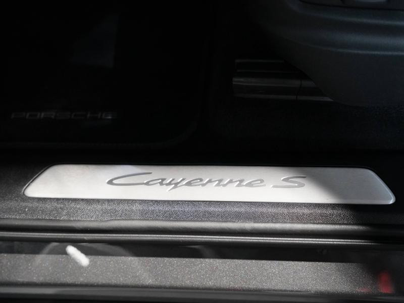 Occasion PORSCHE Cayenne Coupé 3.0 V6 519ch S E-Hybrid 2024 Gris Quartzite Métallisée 129900 € à Lesménils