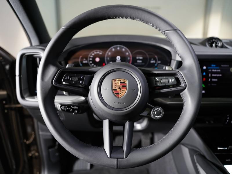 Used PORSCHE Cayenne 3.0 V6 470ch E-Hybrid 2025  € 129900 in Lesménils