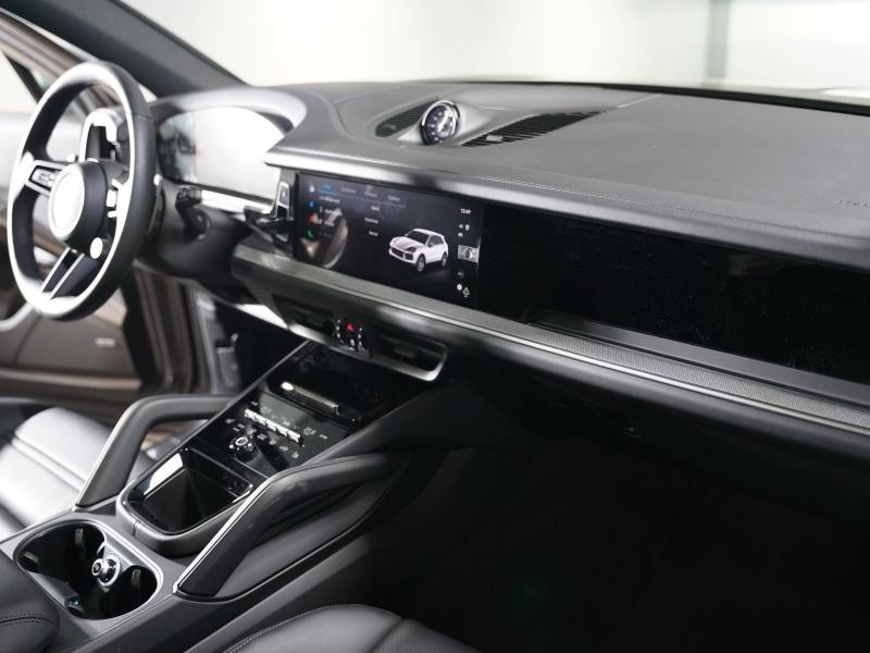 Used PORSCHE Cayenne 3.0 V6 470ch E-Hybrid 2025  € 129900 in Lesménils