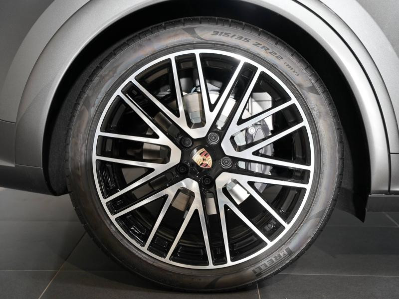 Used PORSCHE Cayenne 3.0 V6 470ch E-Hybrid 2025  € 129900 in Lesménils