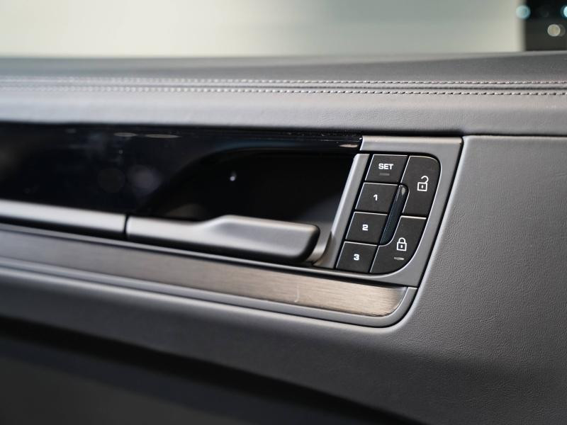 Used PORSCHE Cayenne Coupé 3.0 V6 519ch S E-Hybrid Black Edition 2025 Craie Spéciale € 155900 in Lesménils