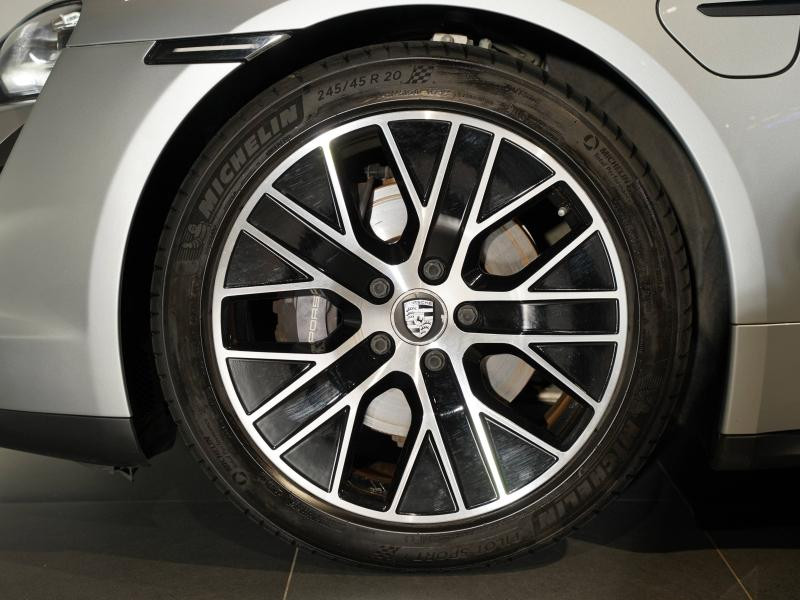 Used PORSCHE Taycan 476ch avec batterie performance plus MY22 2022 Gris Dolomite métallisé € 58900 in Lesménils