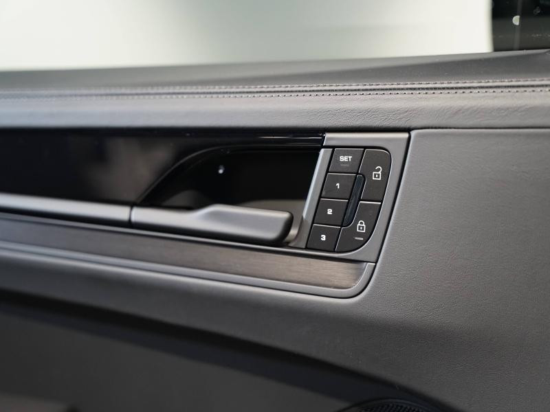 Used PORSCHE Cayenne Coupé 3.0 V6 470ch E-Hybrid Black Edition 2025 Gris Quartzite Métallisée € 138900 in Lesménils