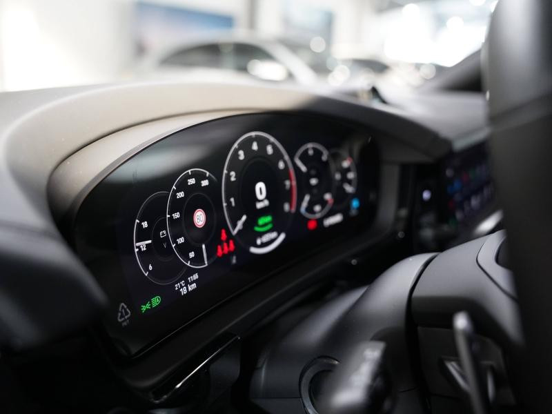 Used PORSCHE Cayenne Coupé 3.0 V6 519ch S E-Hybrid Black Edition 2025 Craie Spéciale € 155900 in Lesménils