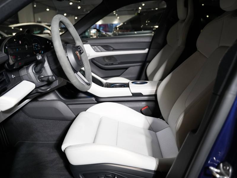 Used PORSCHE Taycan Cross Turismo 476ch 4 2023 Bleu Gentiane métallisé € 78900 in Lesménils