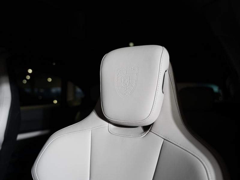 Used PORSCHE Taycan Cross Turismo 476ch 4 2023 Bleu Gentiane métallisé € 78900 in Lesménils