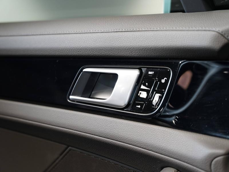 Used PORSCHE Panamera 3.0 V6 462ch 4 E-Hybrid 2018 Blanc Carrara € 69900 in Lesménils