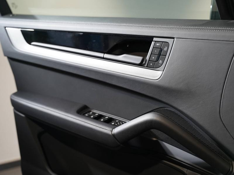 Occasion PORSCHE Cayenne 3.0 V6 470ch E-Hybrid 2025  129900 € à Lesménils