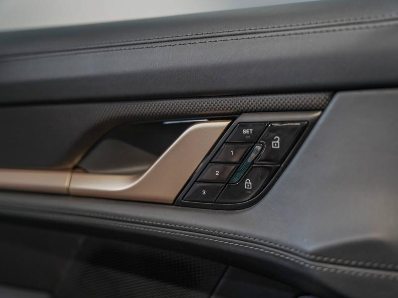 Used PORSCHE Taycan 761ch Turbo S MY21 2021 Bleu Gentiane métallisé € 89900 in Lesménils